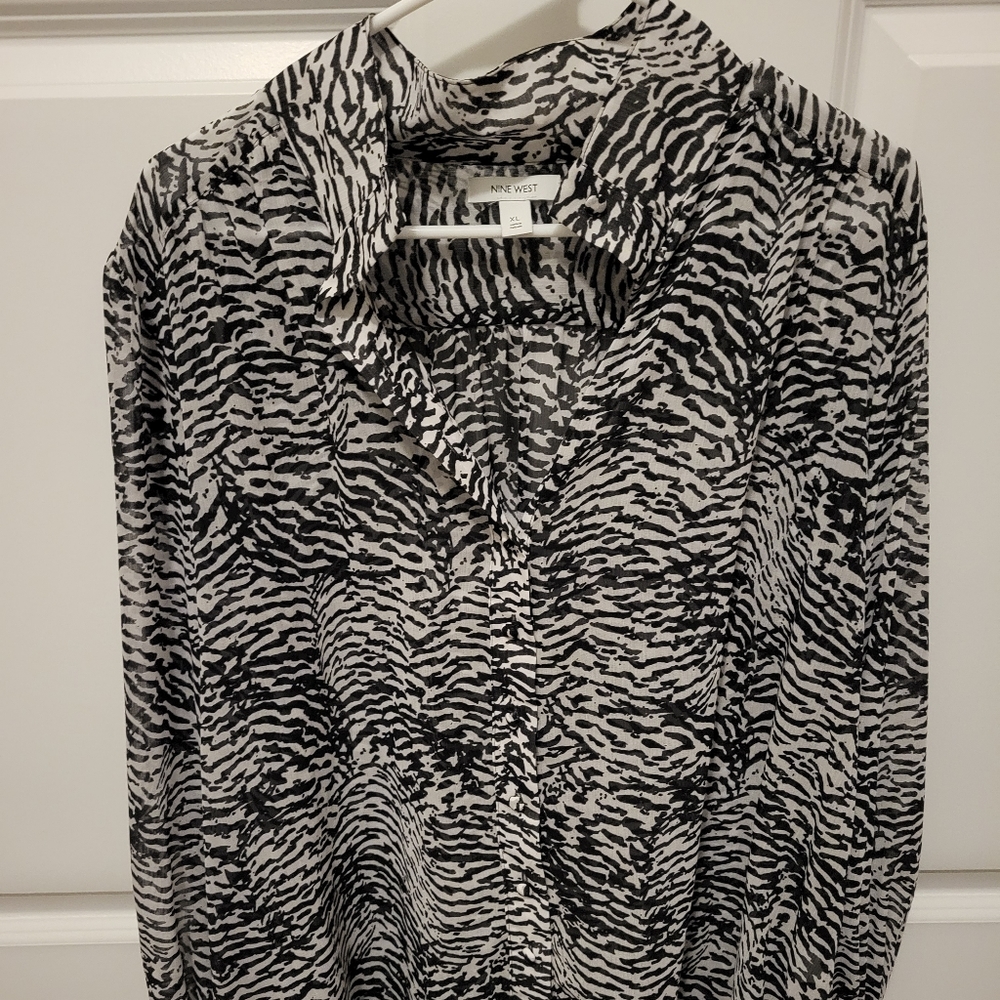 Nine West, sheer animal print, Size XL